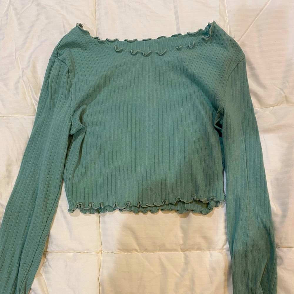Green long sleeved T-shirt